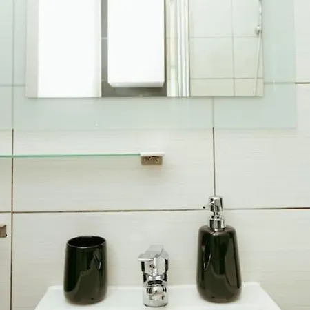 דירה Jasna Studio. Centric Location In The Heart Of ורשה